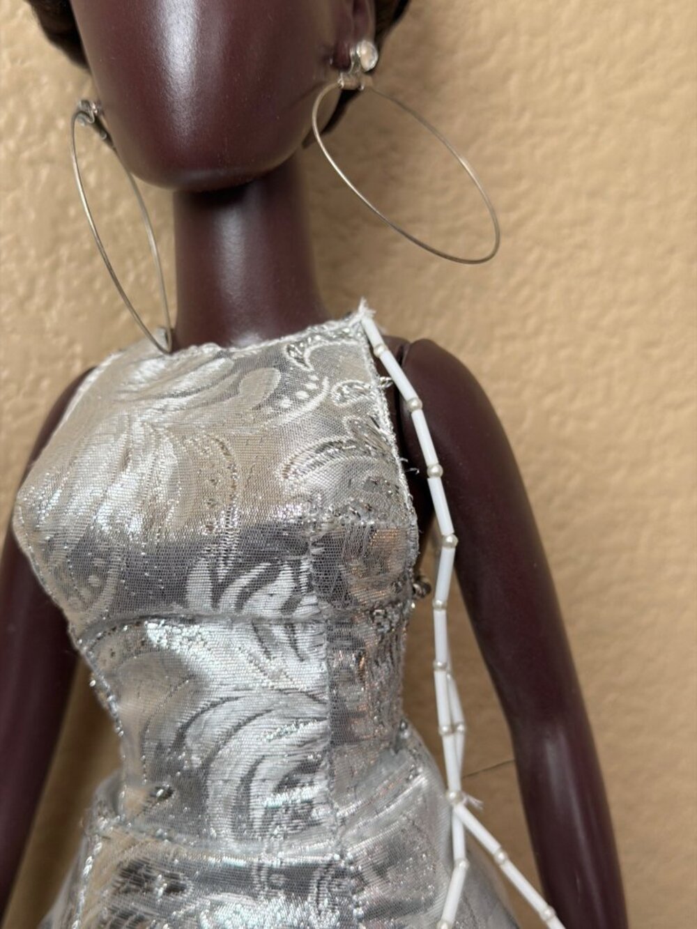 Annie Lee Sass n Class 2004 Sultry in Silver African American Doll LE 0153/2000 - Picture 14 of 17